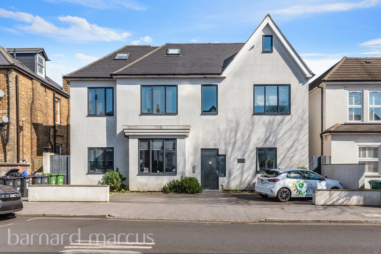 1 bed flat for sale — Whitworth Road, London