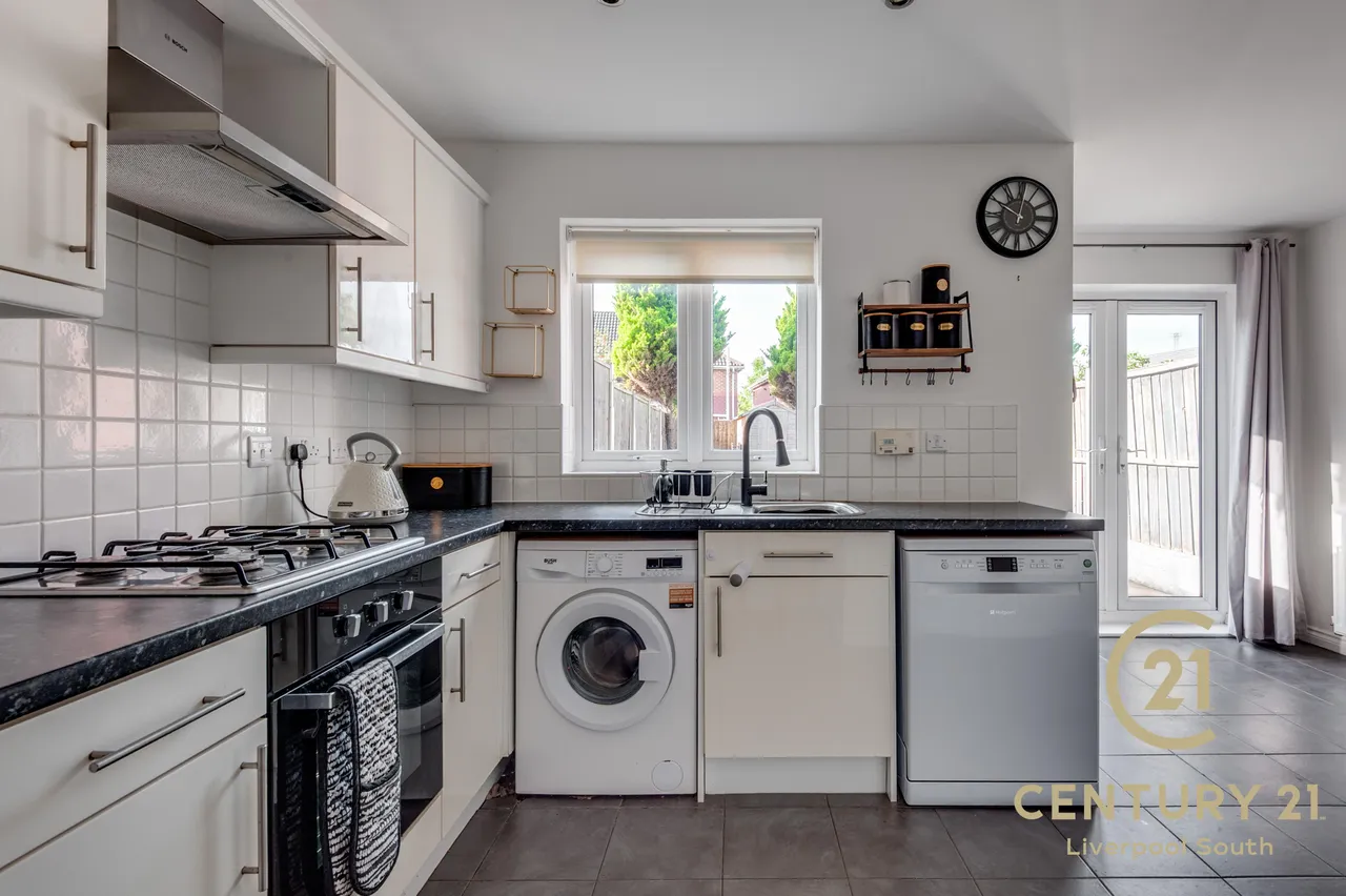 Leeming Grove, Garston, L19, photo 3