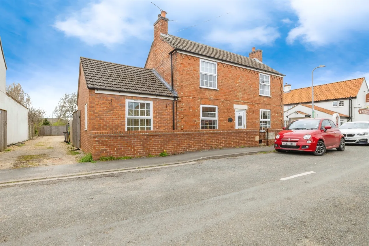 4 bed house for sale — High Street, North Scarle, Lincoln