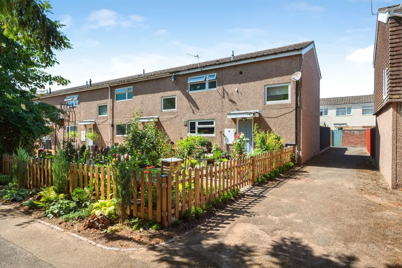 2 bed house for sale — Mayne Avenue, Hereford