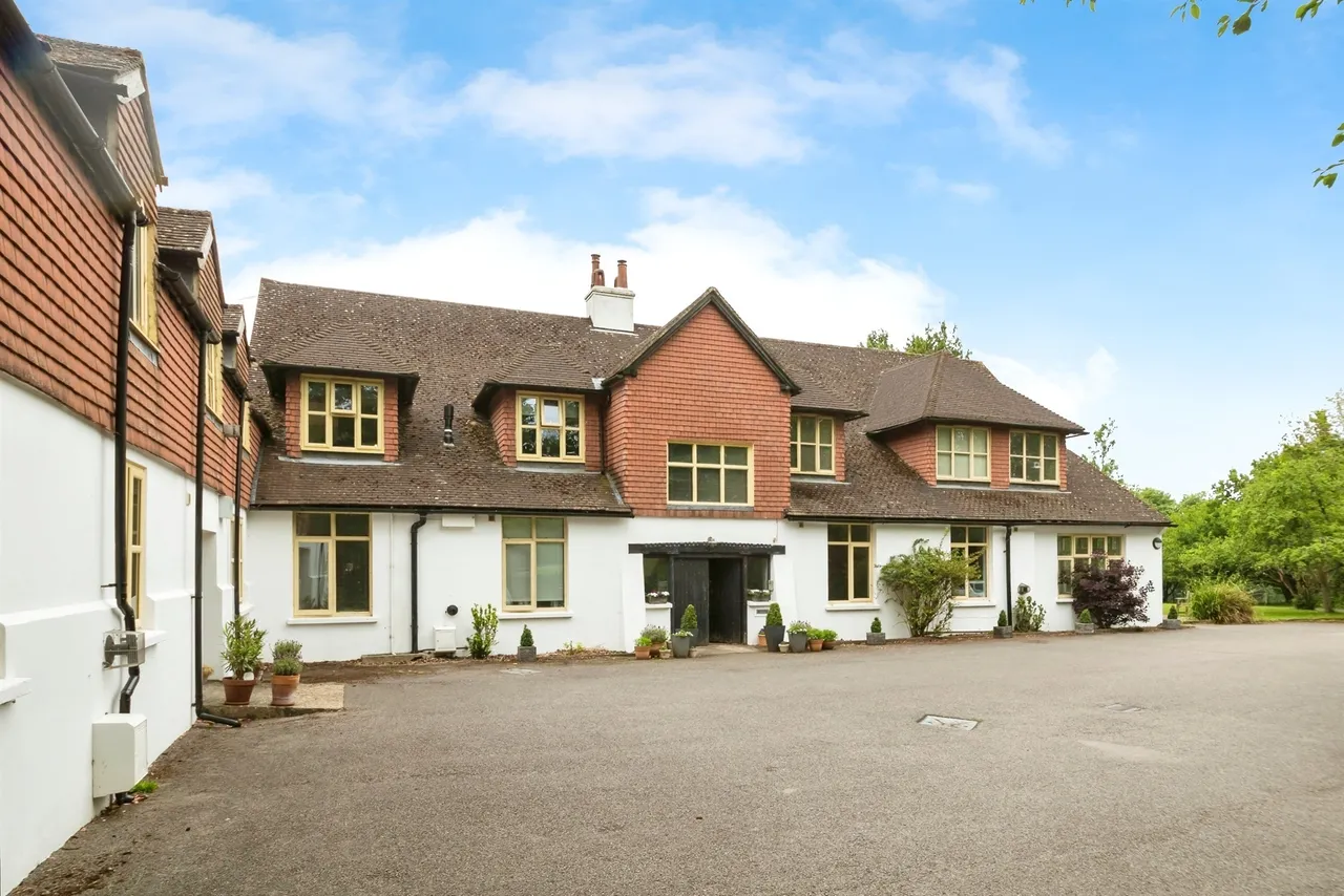 Brantridge Lane, Staplefield, HAYWARDS HEATH, photo 10