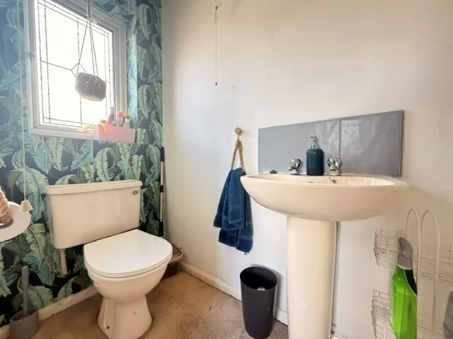 Pemberley Chase, Sutton-In-Ashfield, NG17, photo 5