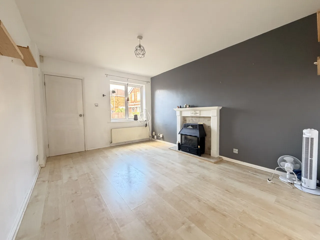 Pemberley Chase, Sutton-In-Ashfield, NG17, photo 3