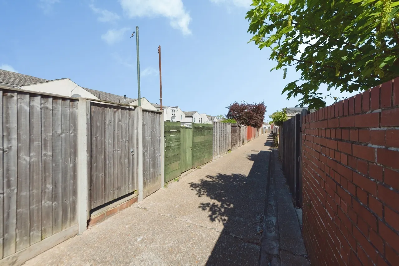 Russell Street, Gosport, PO12, photo 9
