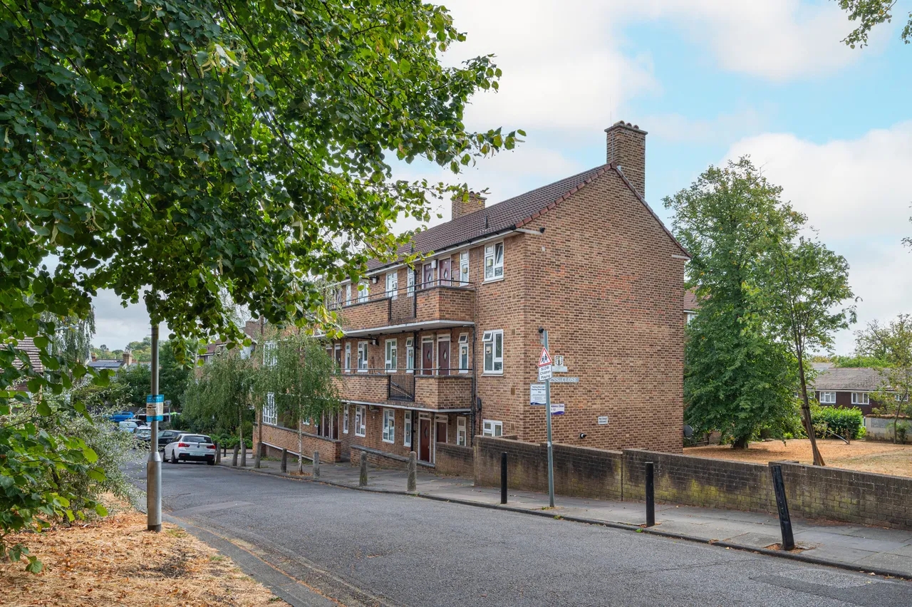 18 Abbess Close, Tulse Hill, London, photo 3