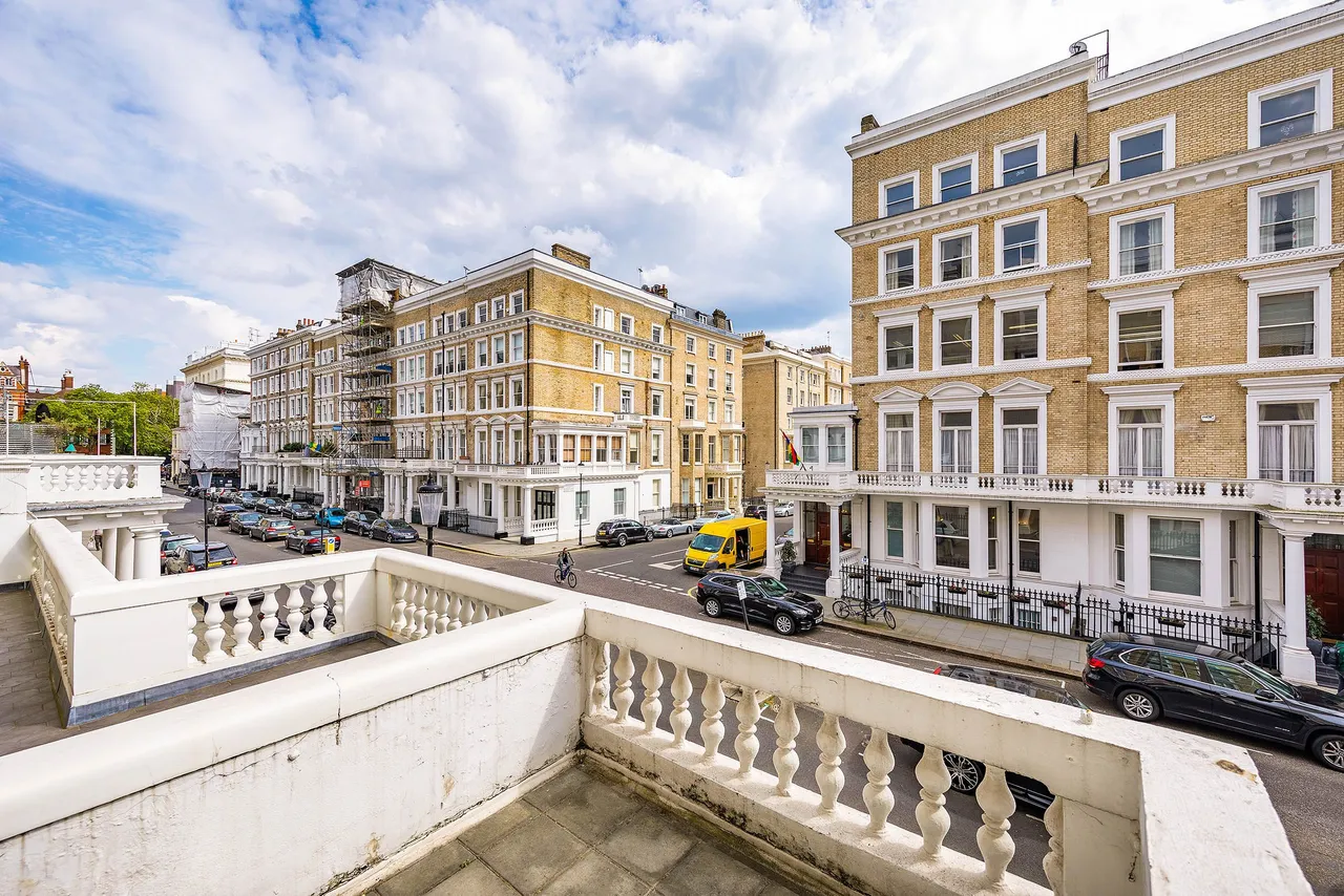Flat 9, 12 Elvaston Place, London, photo 3