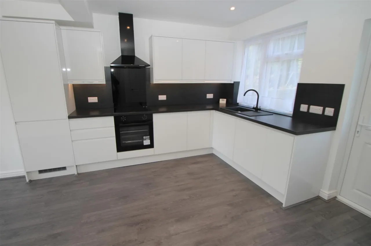 Birmingham Road, Rowley Regis, photo 6