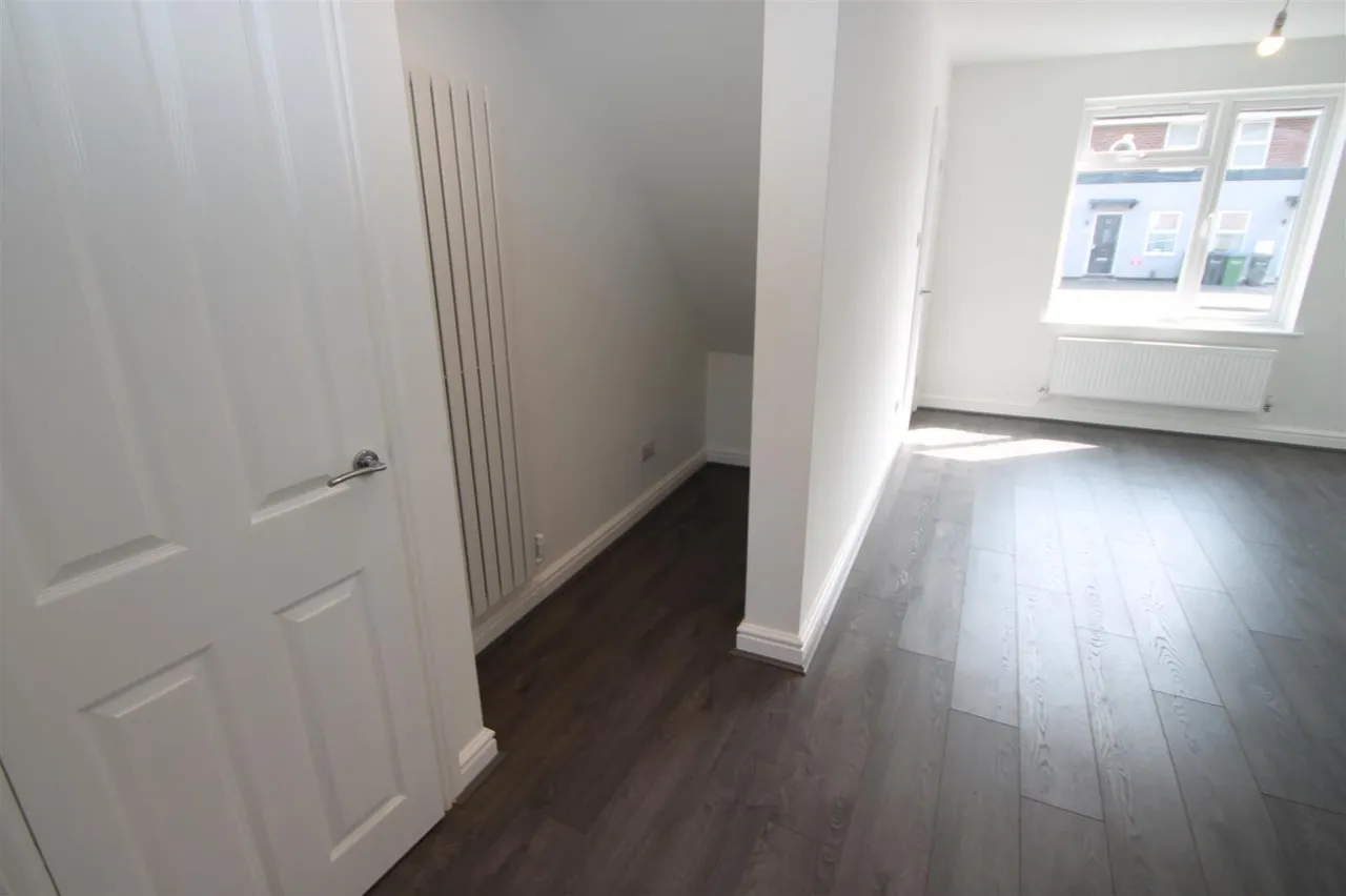 Birmingham Road, Rowley Regis, photo 11