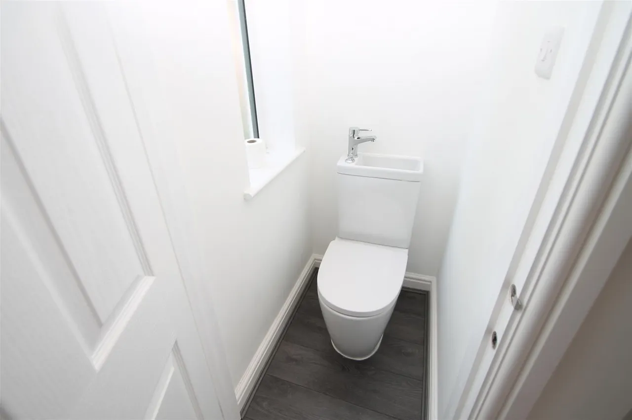 Birmingham Road, Rowley Regis, photo 12