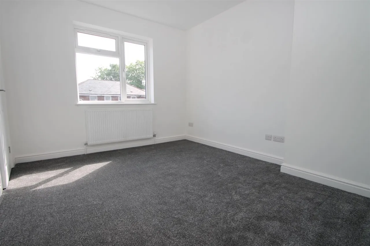 Birmingham Road, Rowley Regis, photo 8