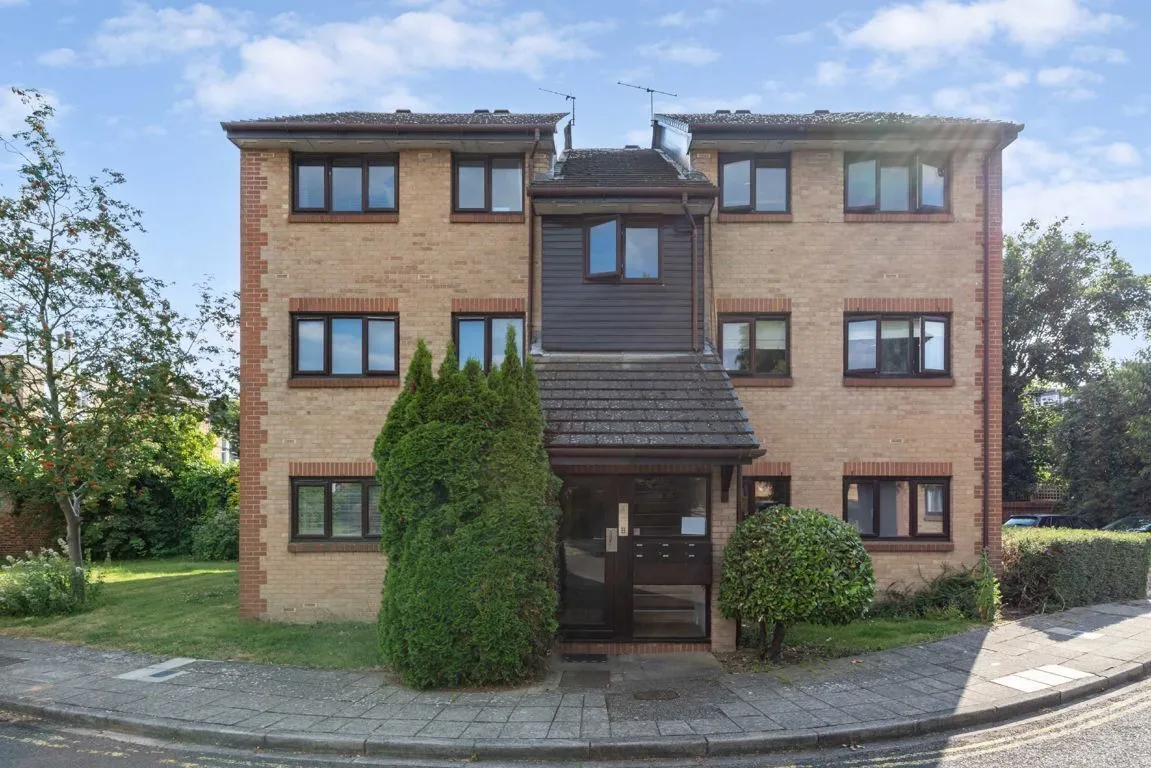 2 bed property to rent, Beaulieu Place, W4