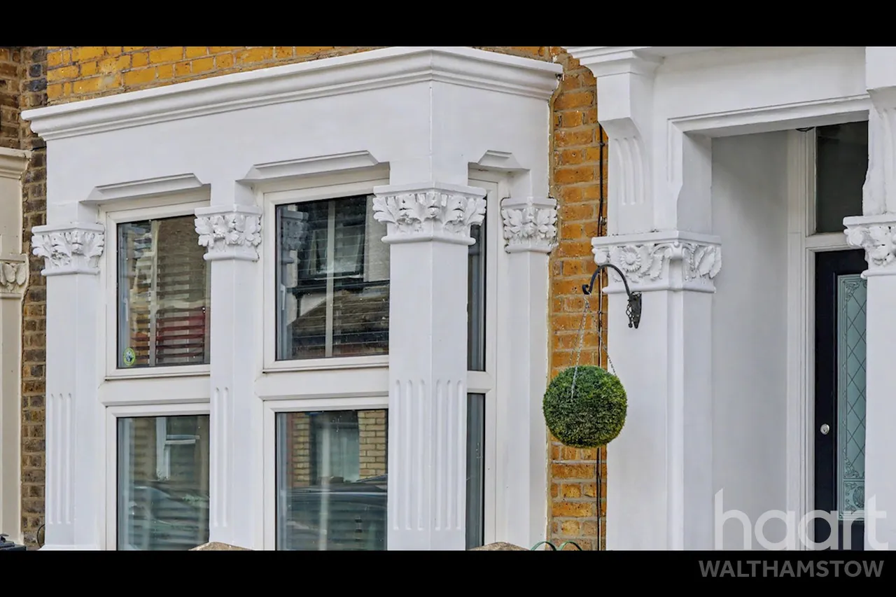 Brookscroft Road, London, E17, photo 42