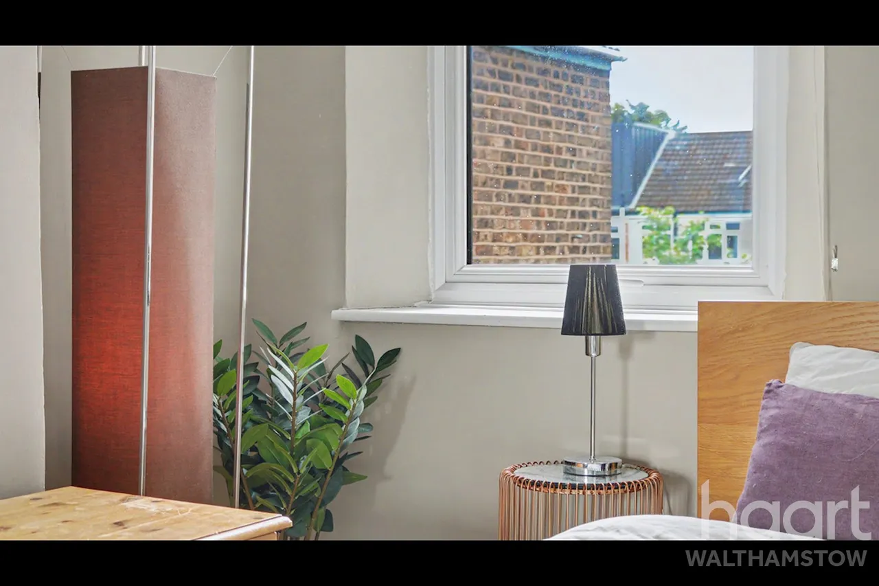 Brookscroft Road, London, E17, photo 32