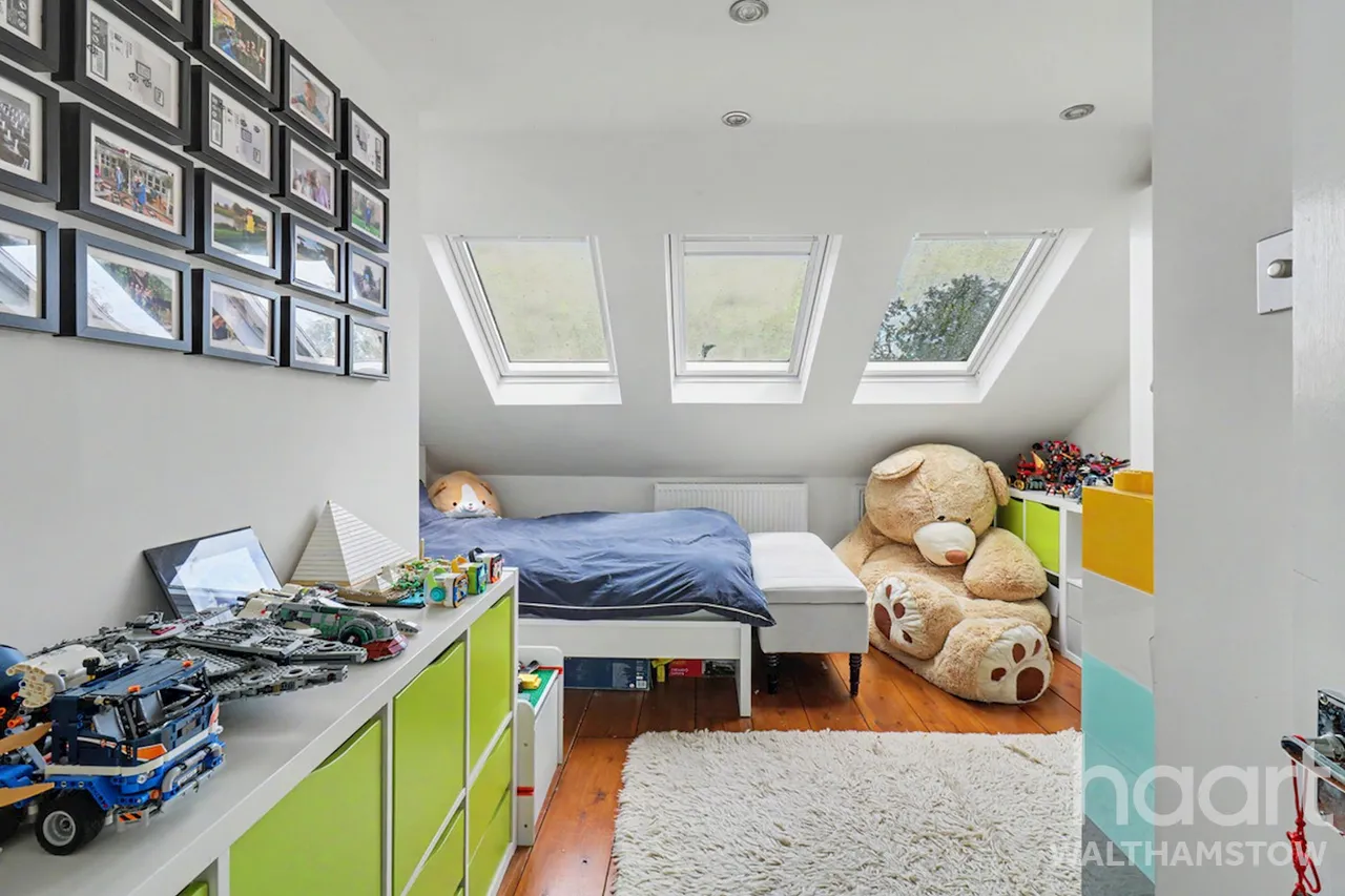 Brookscroft Road, London, E17, photo 36