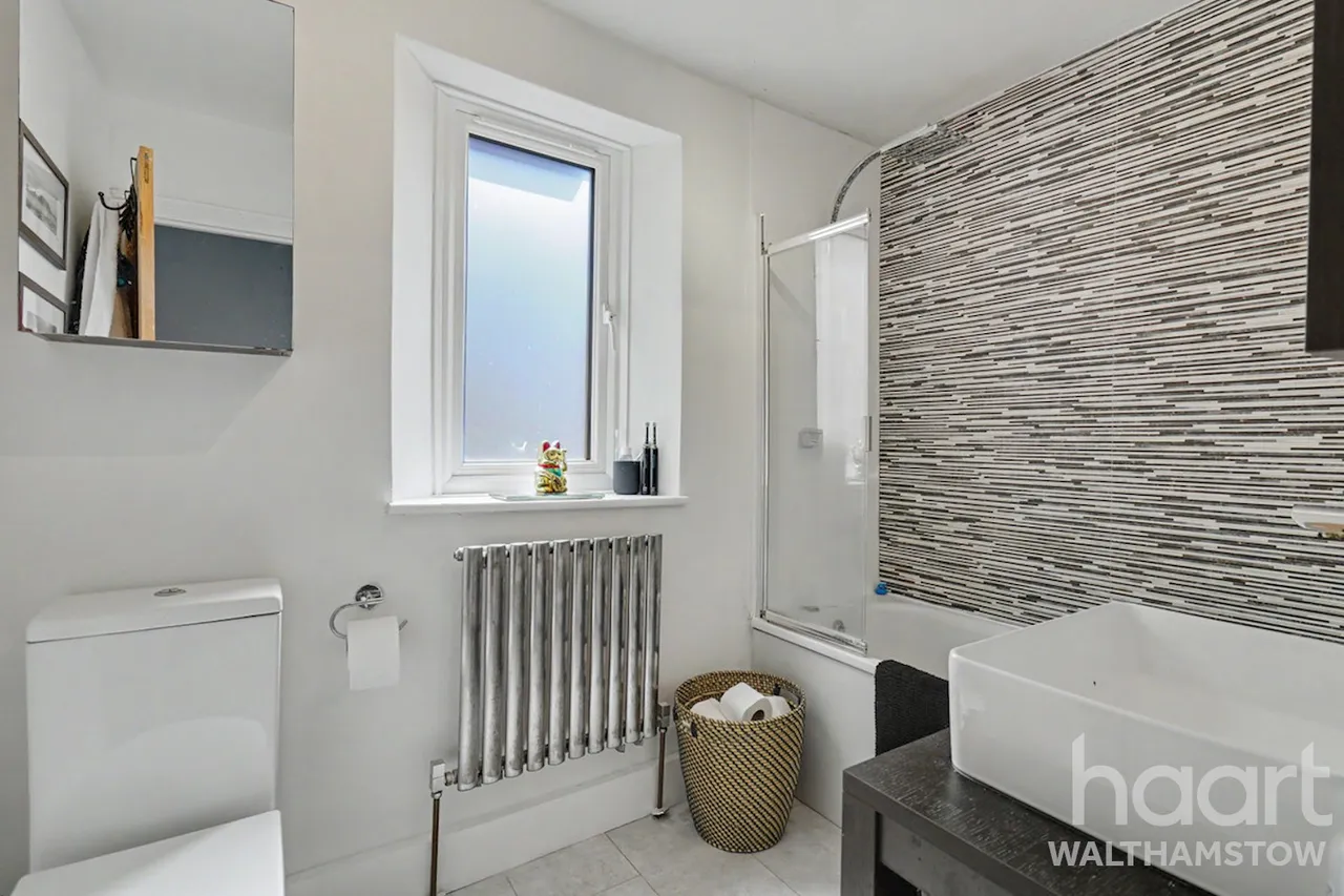 Brookscroft Road, London, E17, photo 31