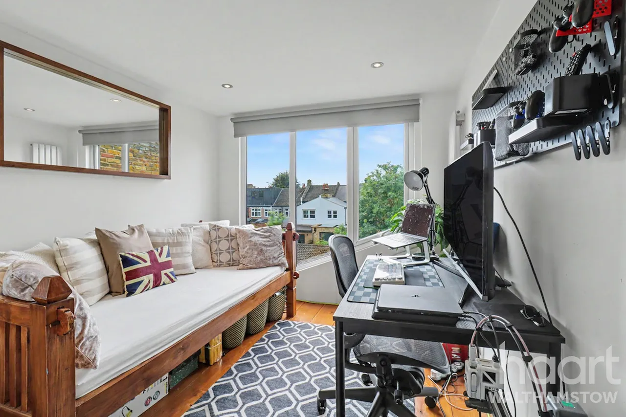 Brookscroft Road, London, E17, photo 39