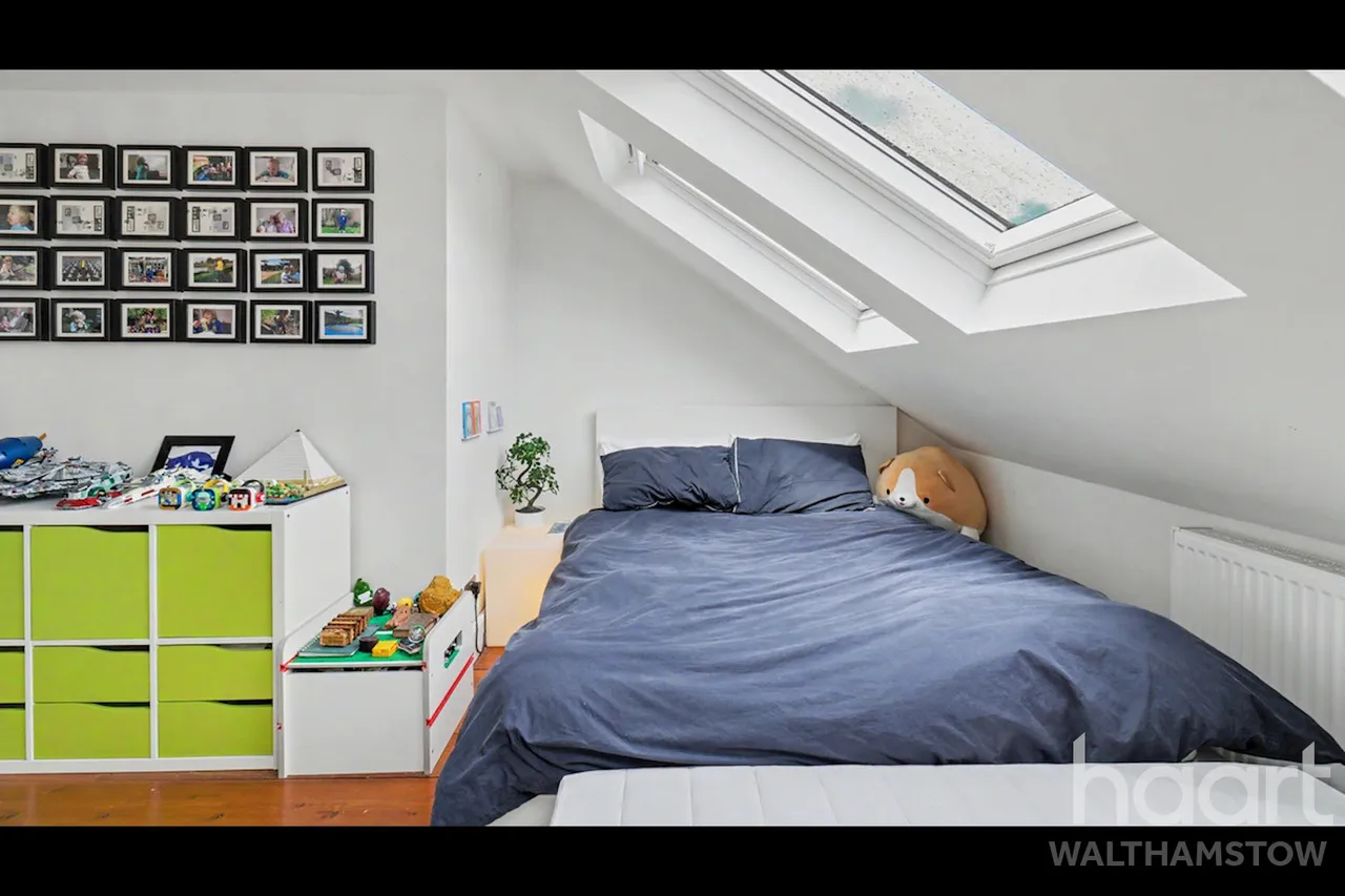 Brookscroft Road, London, E17, photo 37