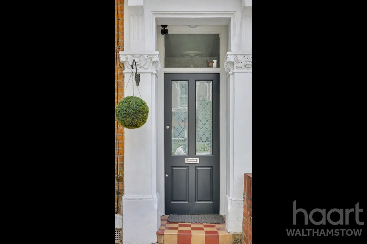 Brookscroft Road, London, E17, photo 2