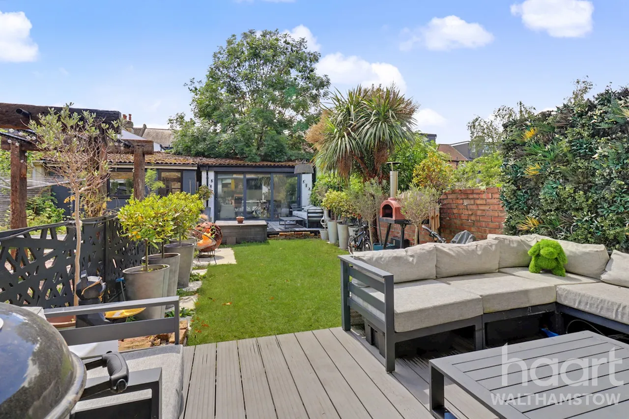 Brookscroft Road, London, E17, photo 21