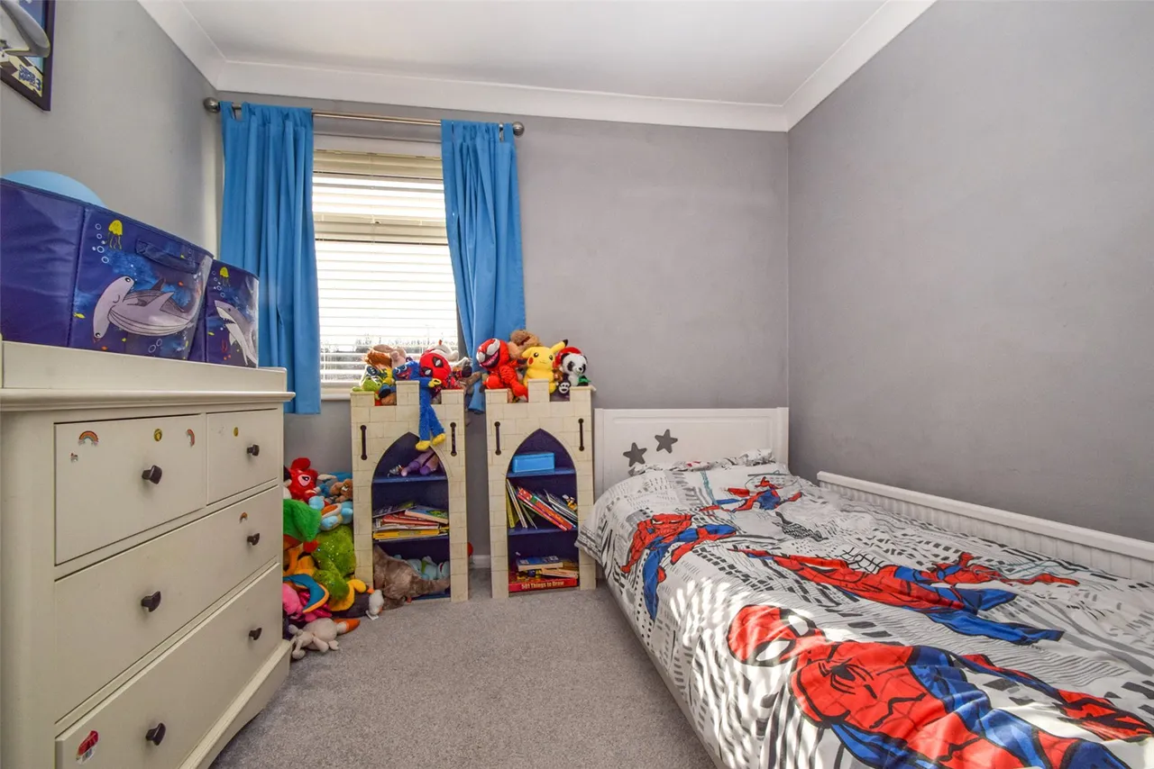 Ives Close, Yateley, GU46, photo 14