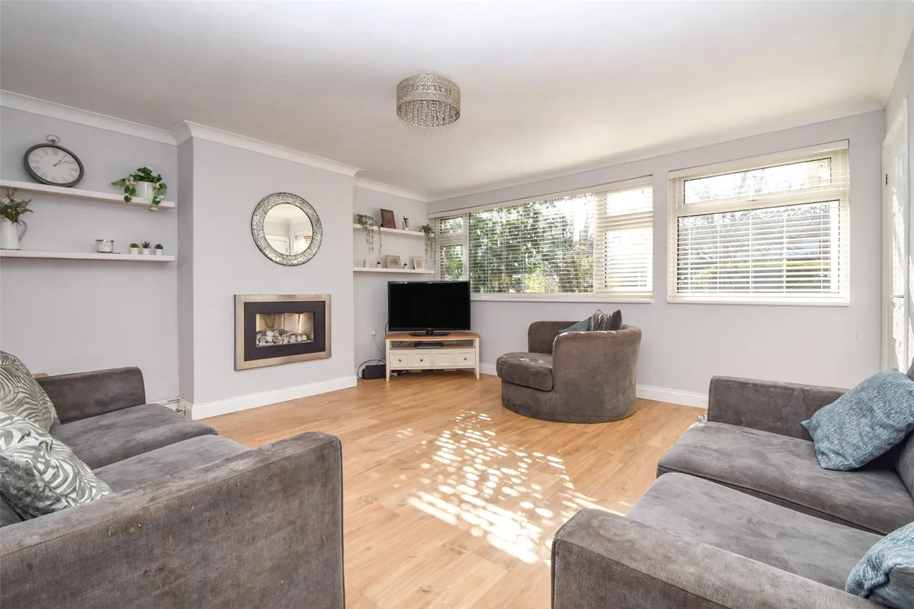 Ives Close, Yateley, GU46, photo 3