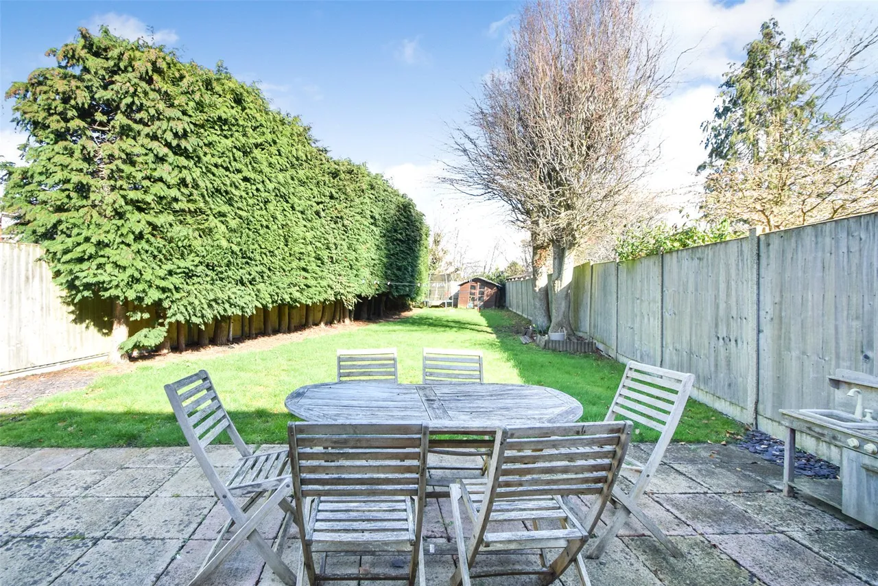Ives Close, Yateley, GU46, photo 10