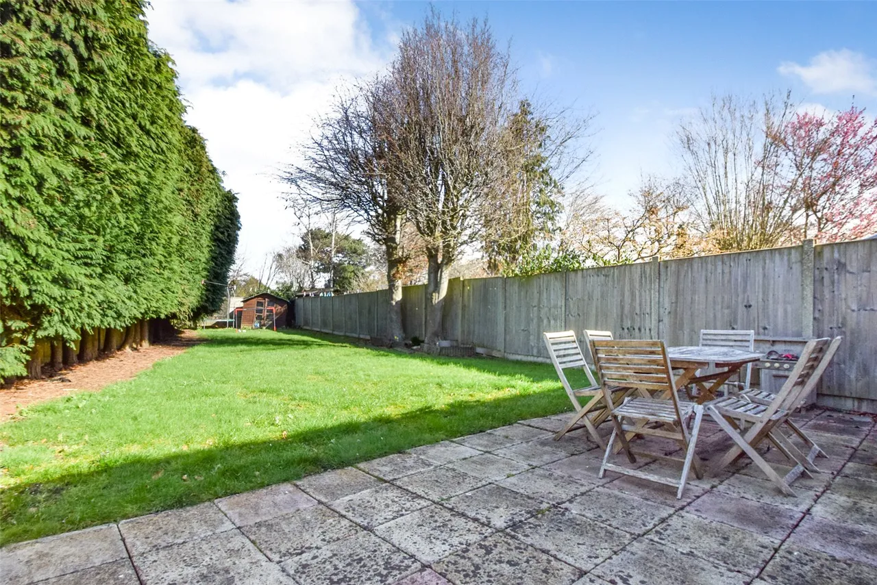 Ives Close, Yateley, GU46, photo 6