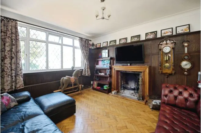 Havering Drive, Romford, RM1, photo 3