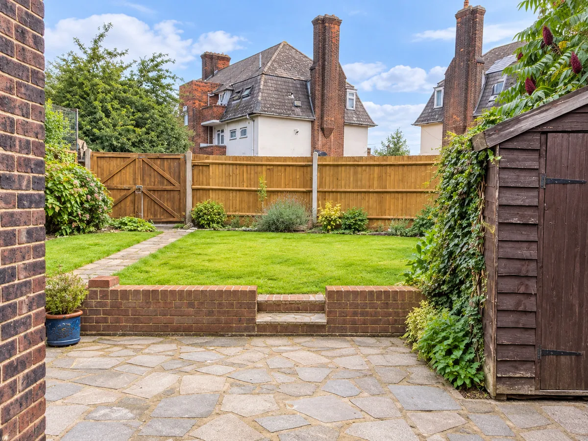 Dagenham, RM9, photo 13
