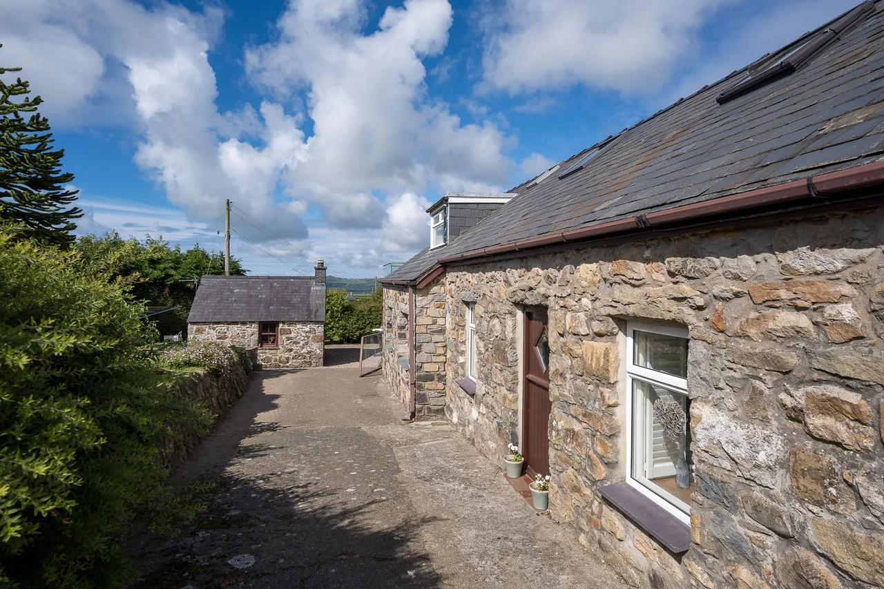 Court Farm, Mynytho, LL53, photo 7
