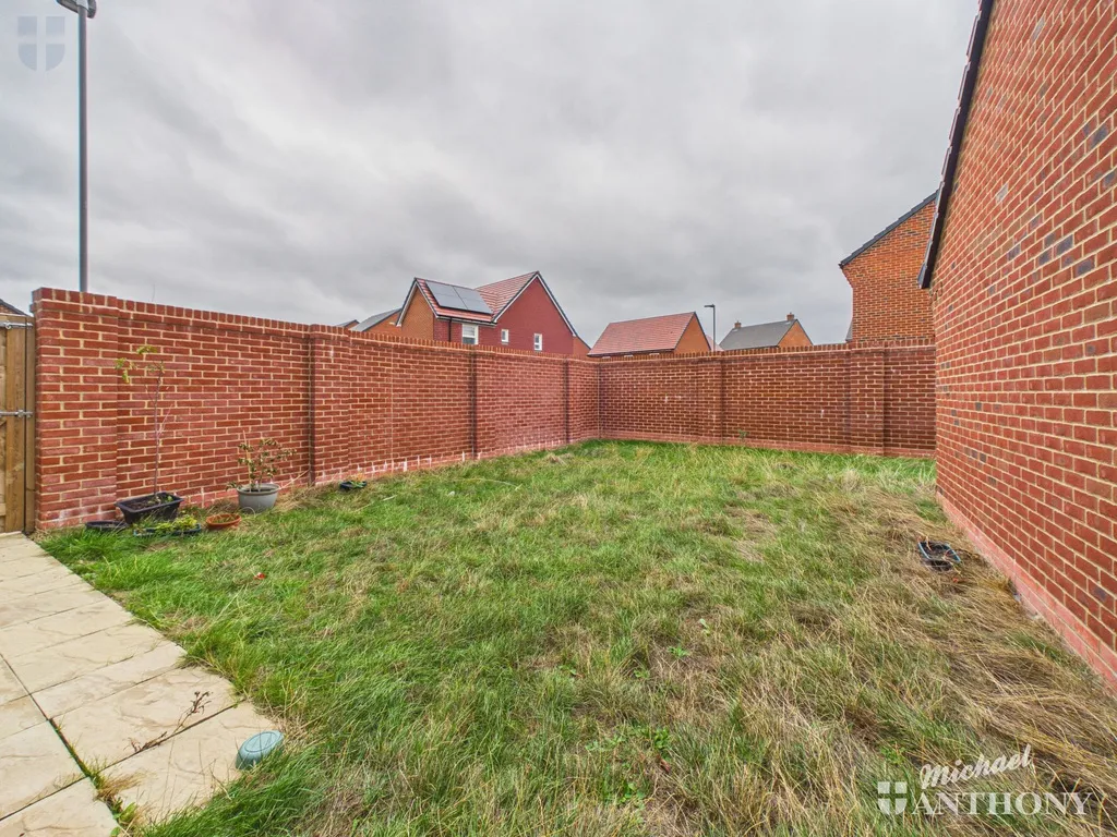 Sutton Grove, Kingsbrook, HP22, photo 20