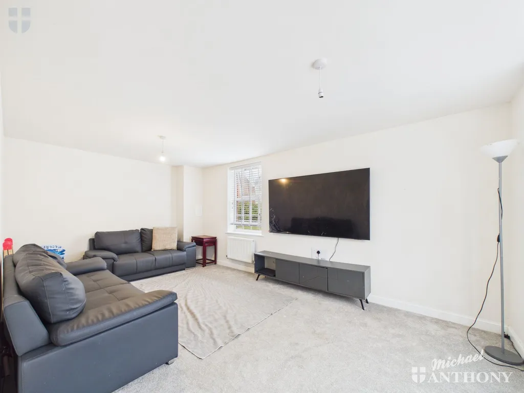 Sutton Grove, Kingsbrook, HP22, photo 2