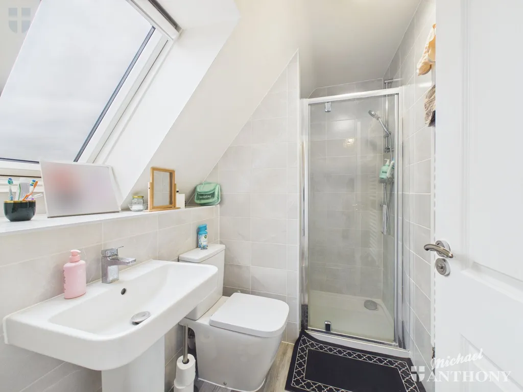 Sutton Grove, Kingsbrook, HP22, photo 7