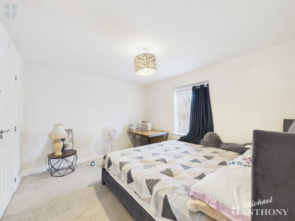 Sutton Grove, Kingsbrook, HP22, photo 8