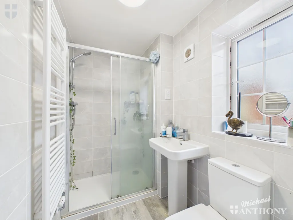 Sutton Grove, Kingsbrook, HP22, photo 10