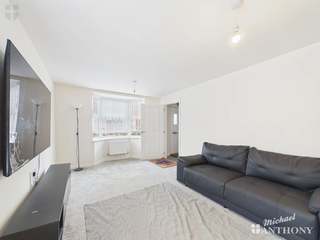Sutton Grove, Kingsbrook, HP22, photo 16