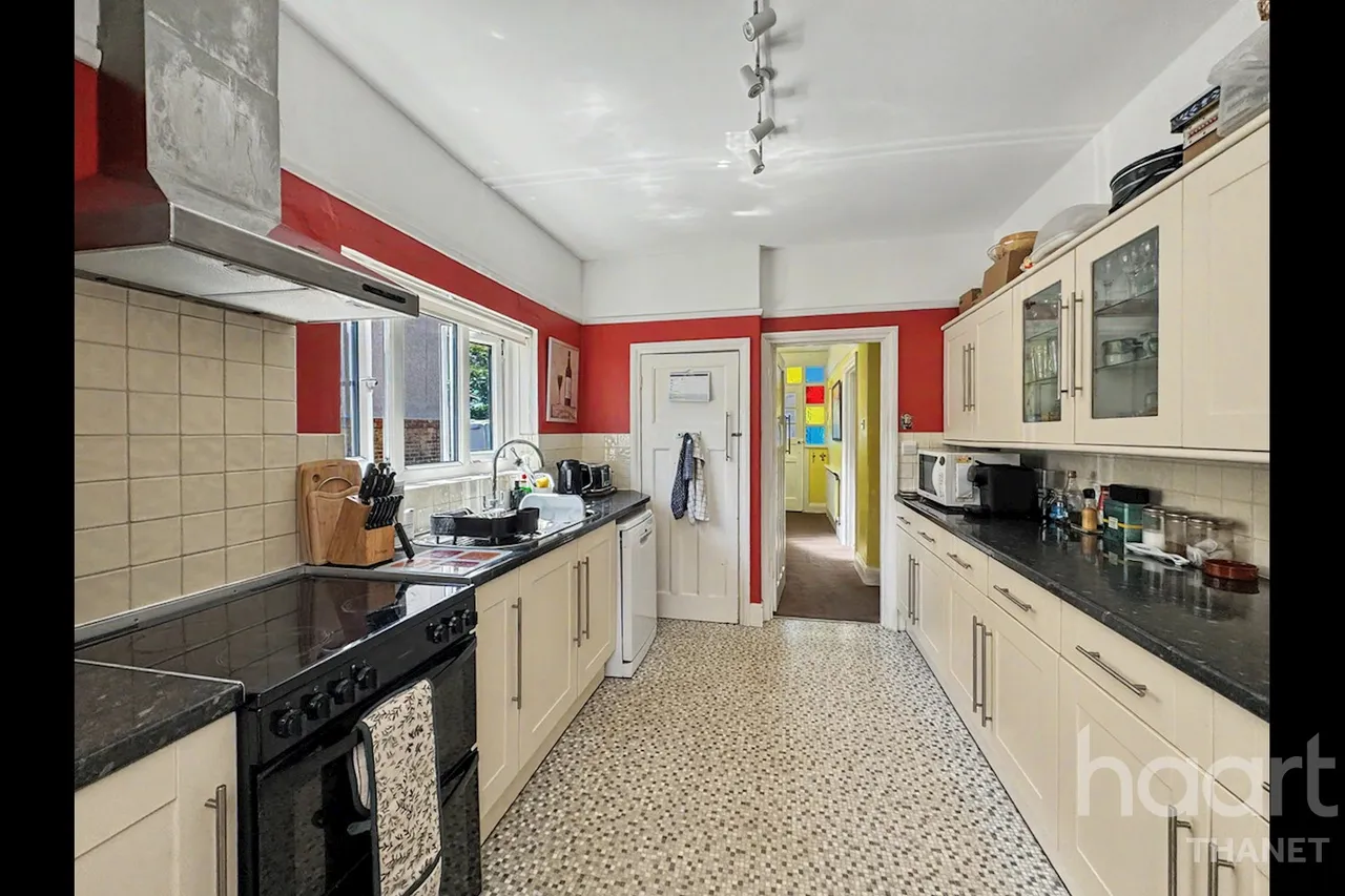 Tivoli Park Avenue, Margate, CT9, photo 11
