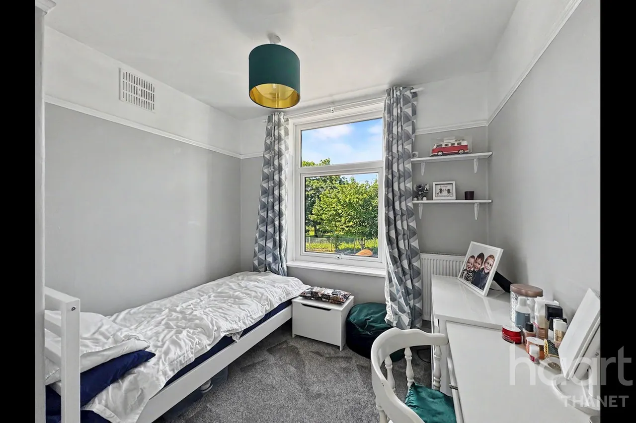 Tivoli Park Avenue, Margate, CT9, photo 18