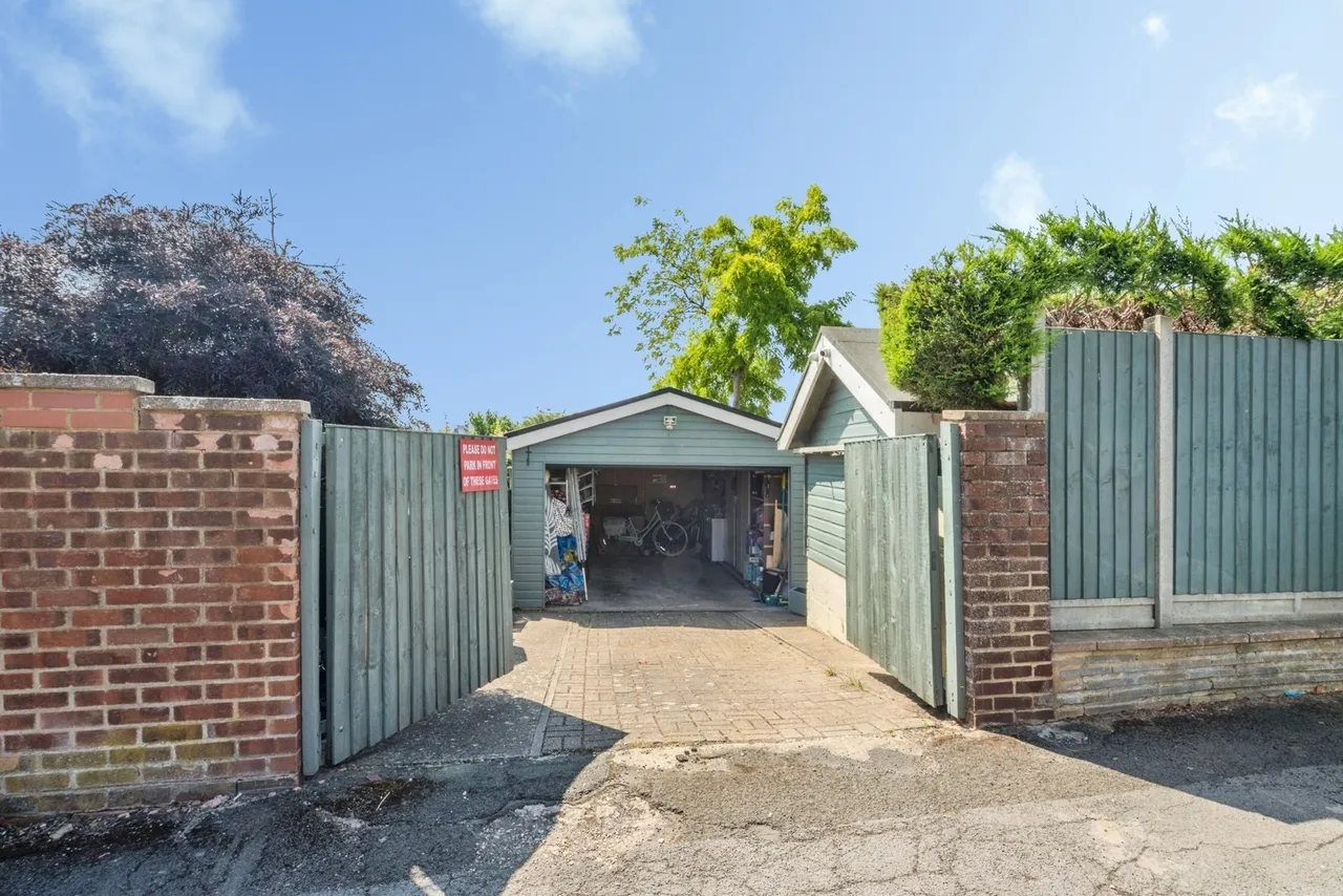 Milton Grove, Bletchley, MK3, photo 28