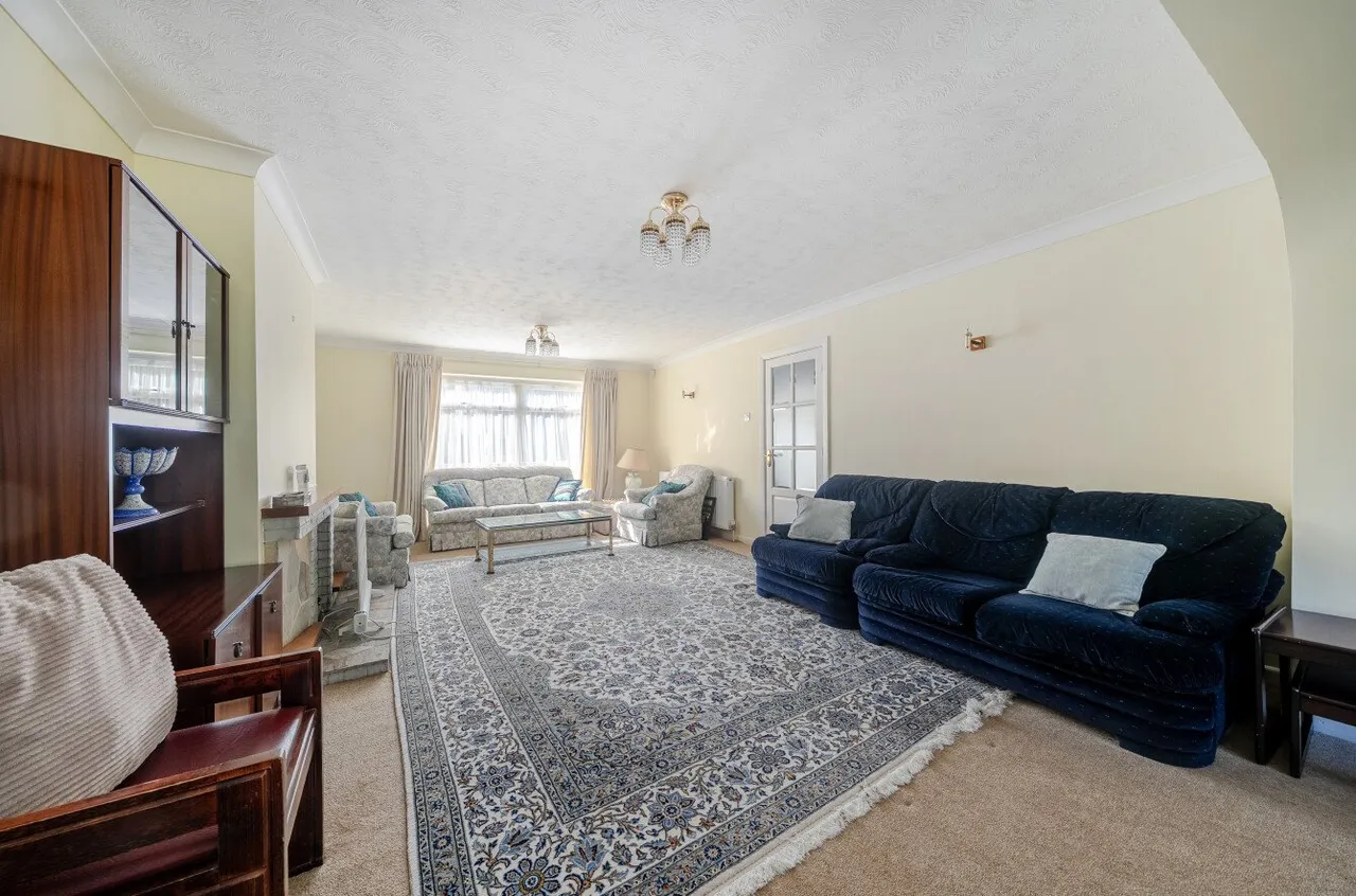 Bassett Heath Avenue, Southampton, SO16, photo 2