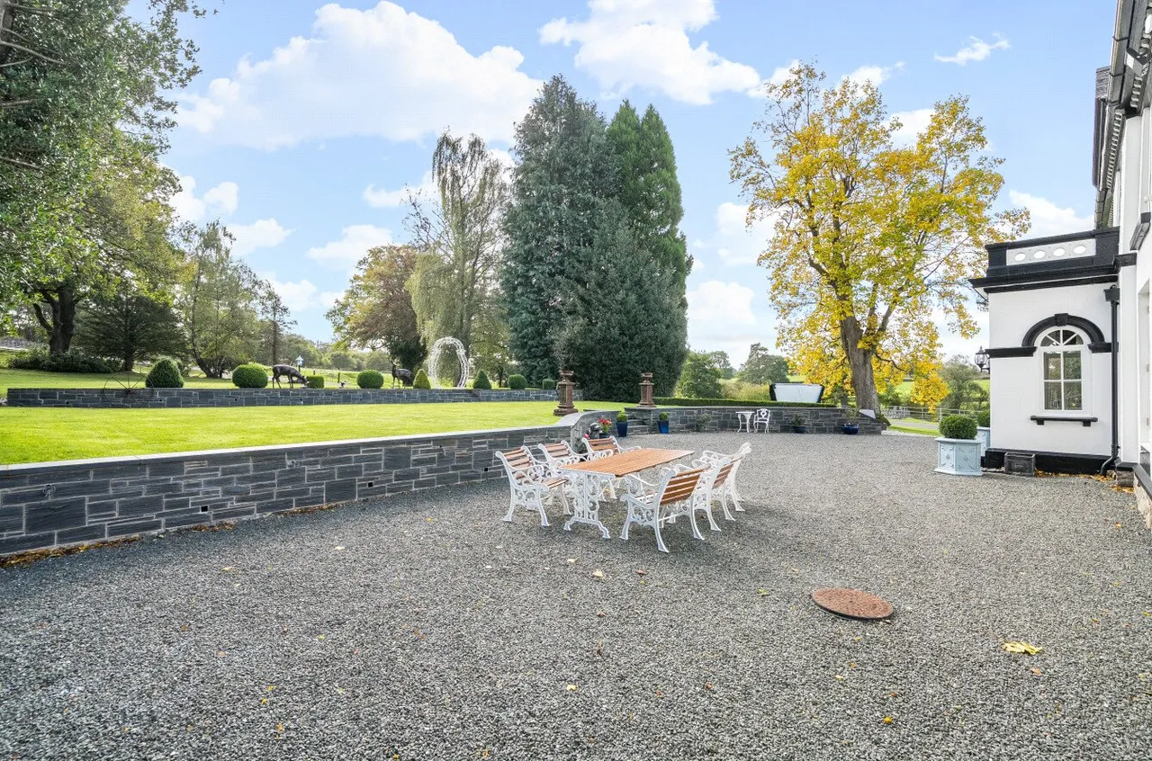 Howey, Llandrindod Wells, LD1, photo 32