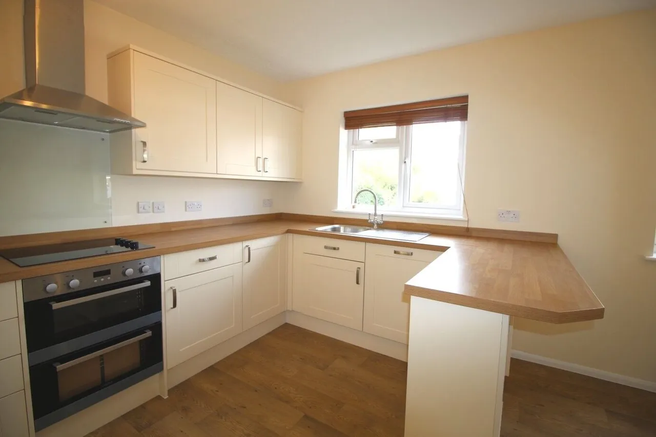 Lambourne Road, Sonning Common, RG4, photo 3