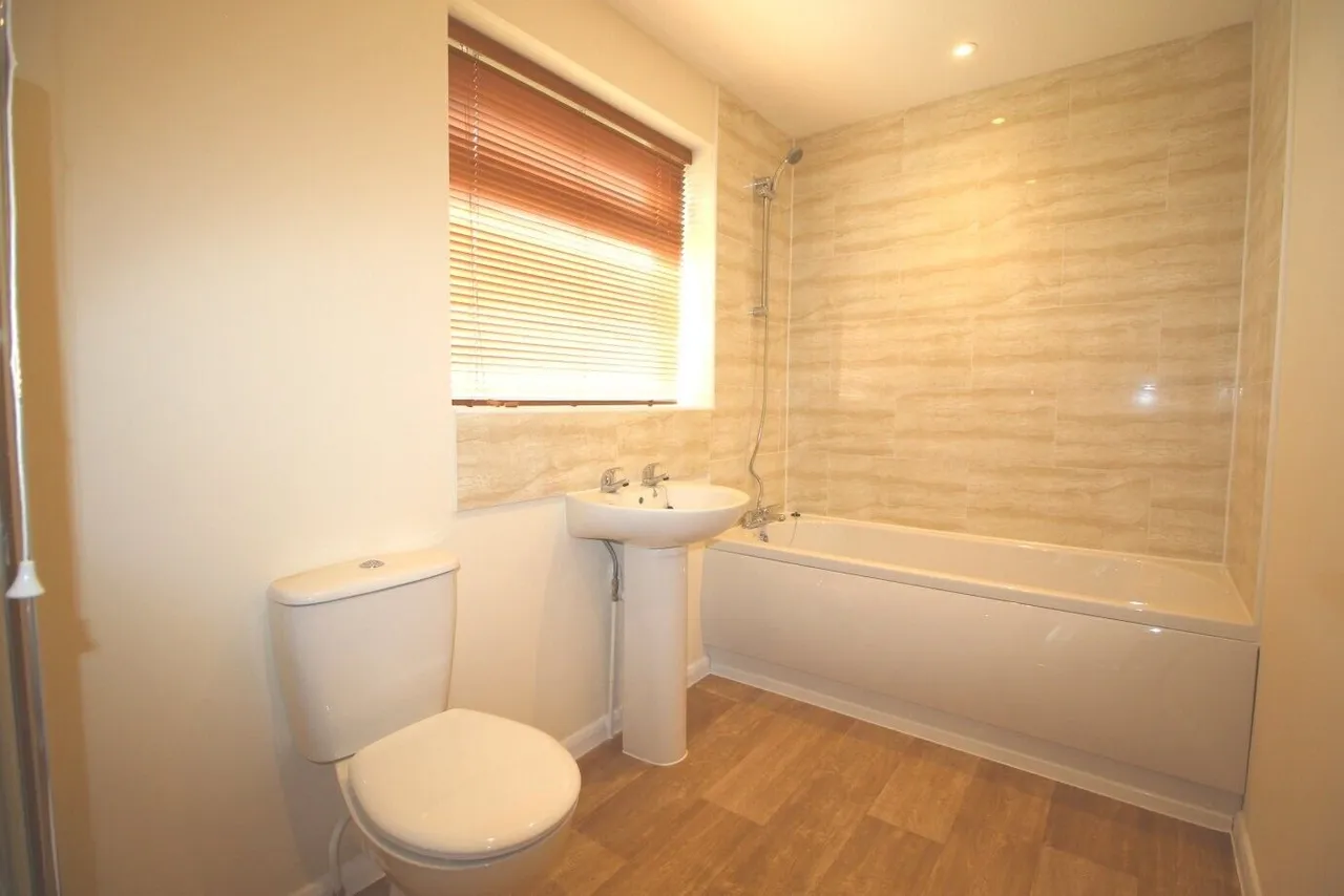 Lambourne Road, Sonning Common, RG4, photo 12