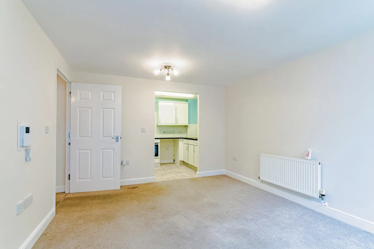 Dene Court, Stafford Road, Caterham, CR3, photo 7