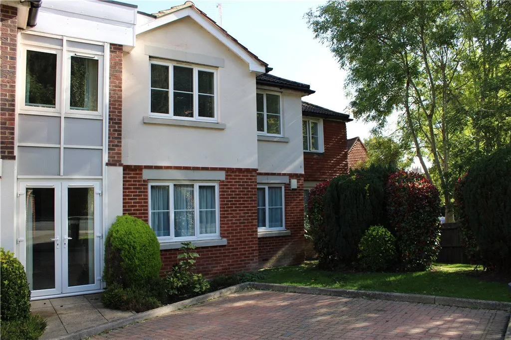 Dene Court, Stafford Road, Caterham, CR3, photo 16