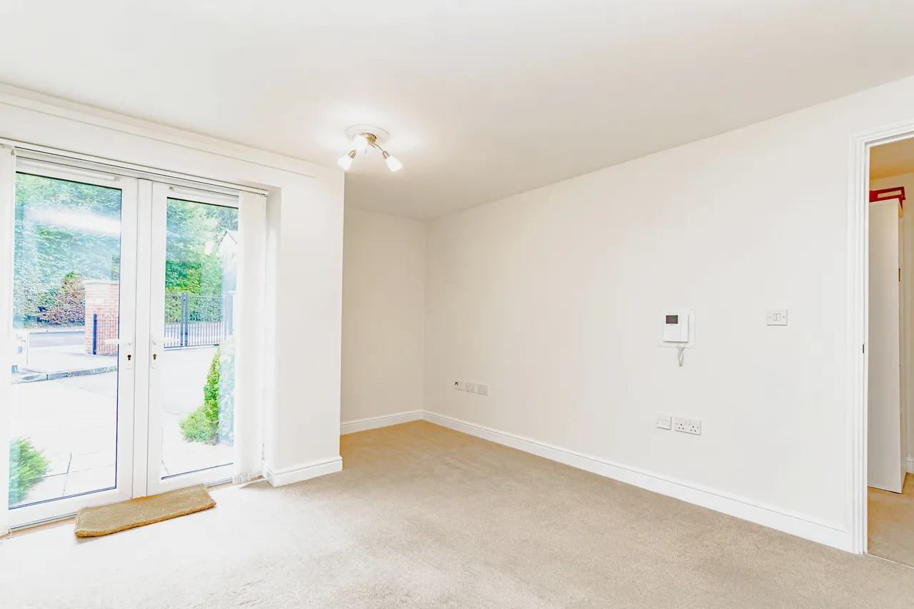 Dene Court, Stafford Road, Caterham, CR3, photo 5