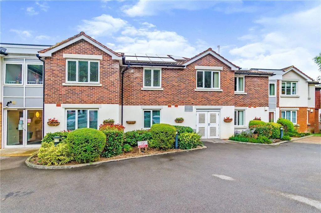 Dene Court, Stafford Road, Caterham, CR3, photo 12