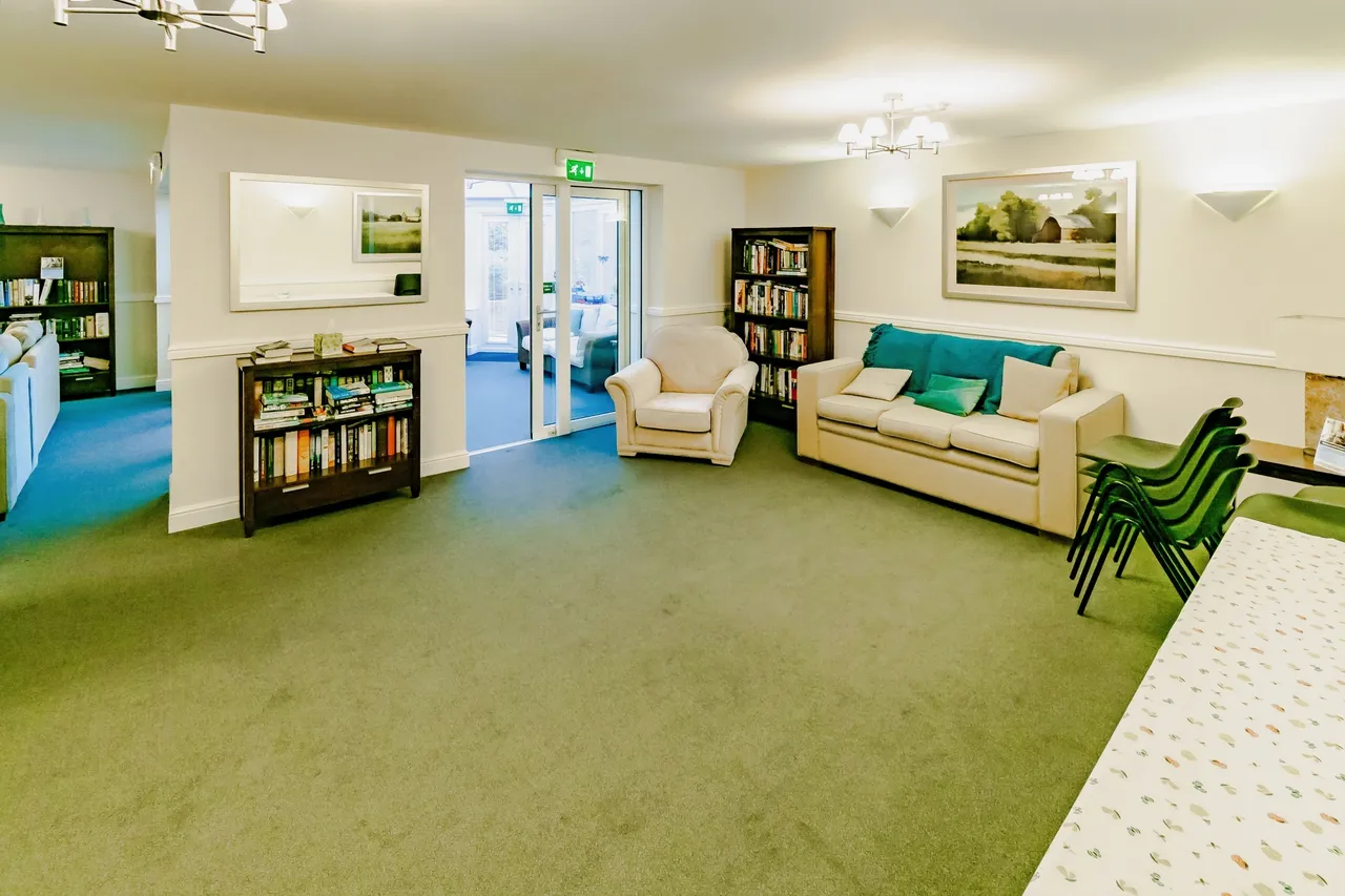 Dene Court, Stafford Road, Caterham, CR3, photo 8