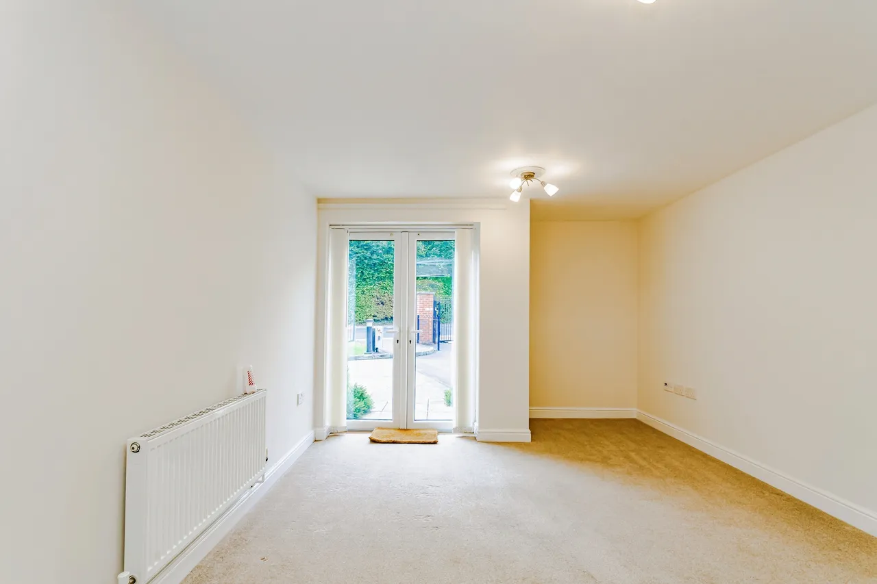 Dene Court, Stafford Road, Caterham, CR3, photo 4