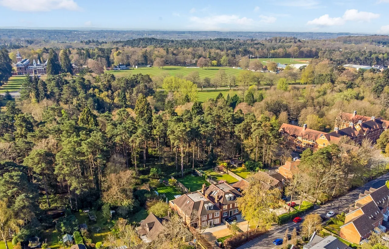 6 bed house for sale, Waterloo Road, Crowthorne, RG45